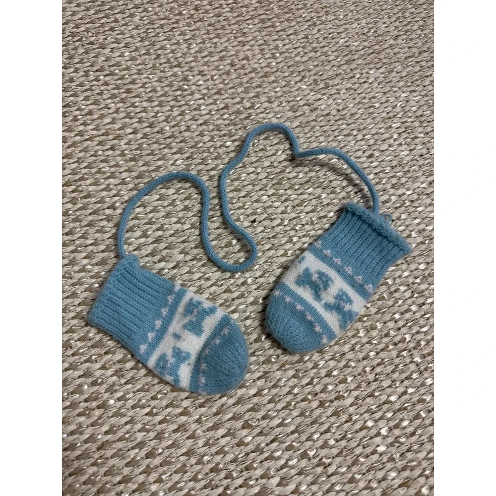 Blue White Fair Isle Knit Baby Mittens with String Winter vintage Cottagecore